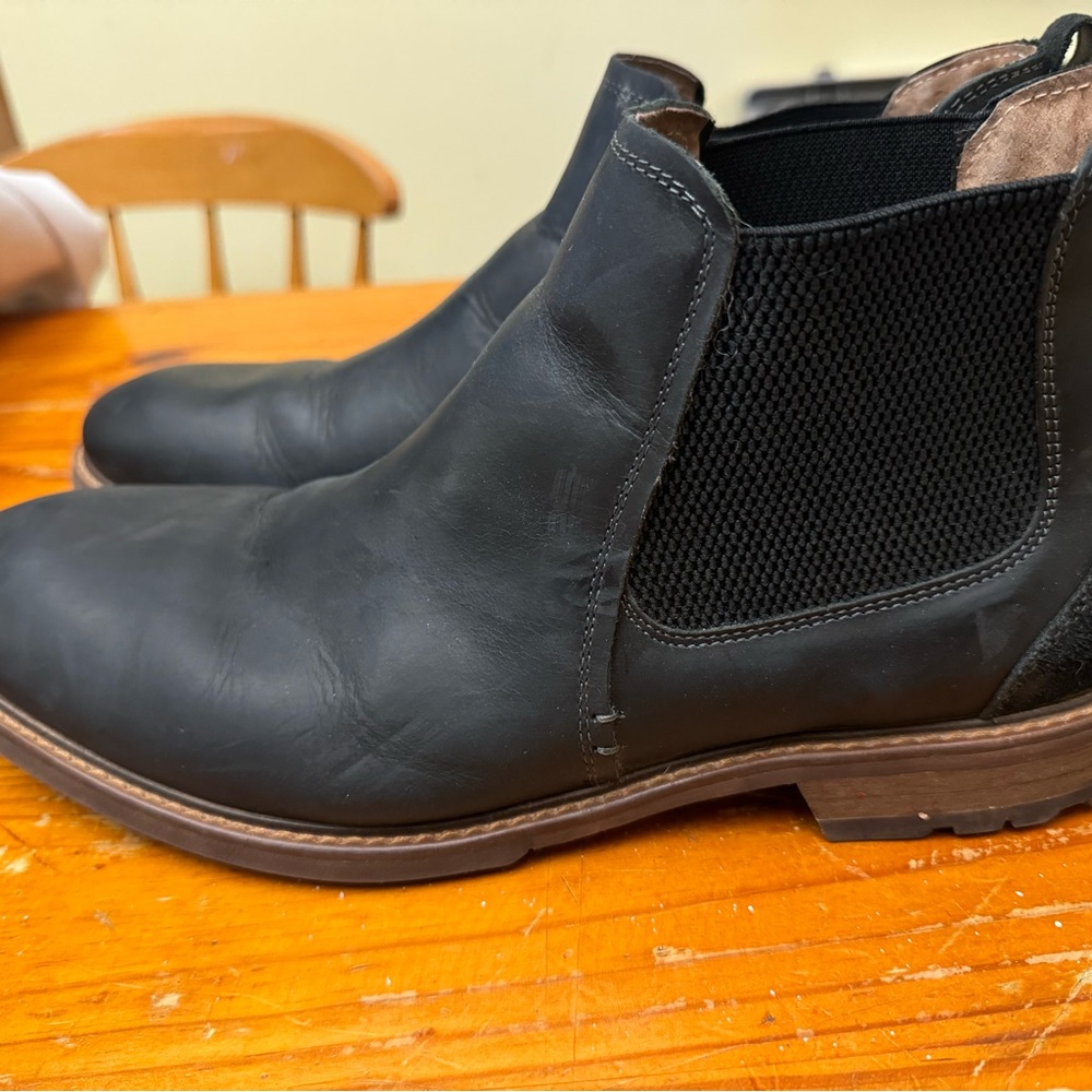 Florsheim Black Leather Chelsea Boots for Men